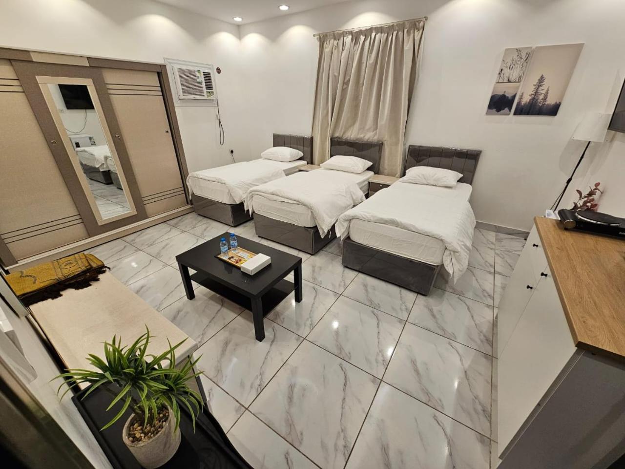 Comfortable & Big Family Apartments 10Mins Drive To Al-Masjid -Nabawi - Nozol Noor 2 Medina Exterior foto